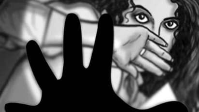 യുവതിയെ ക്രൂരമായി ബലാത്സംഗം ചെയ്തു, സ്വകാര്യഭാഗത്ത് ഇരുമ്പ് ദണ്ഡ് കയറ്റി; ബന്ധു അറസ്റ്റില്