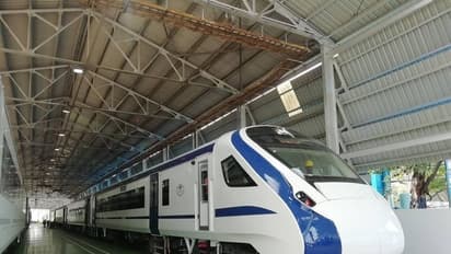 मेक इन इंडिया की एक और कामयाबी, जल्दी ही पटरियों पर होगी बिना इंजन की ट्रेन