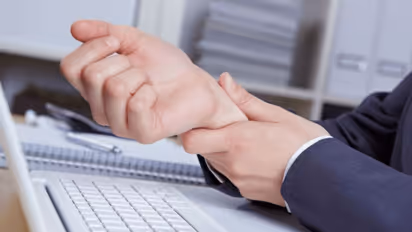 কব্জির এই রেখা বলে দেয় আপনার কত দিন আয়ু ও কতটা ধনী হবেন