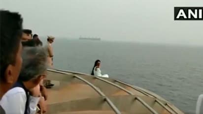 సెల్పీ వివాదంపై సీఎం సతీమణి వివరణ ...(వీడియో)