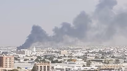 യുഎഇ യില് വന് തീ പിടുത്തം; 12 ഗോഡൗണുകള് കത്തിനശിച്ചു; കോടികളുടെ നഷ്ടം