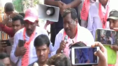 అసమ్మతి సెగ.. భారీ భద్రత నడుమ మంత్రి ప్రచారం