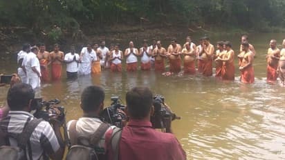 பலமான வேண்டுதலுக்காக புனித நீராடினோம்... தங்க தமிழ்செல்வன் வைத்த டுவிஸ்ட் இதோ...!