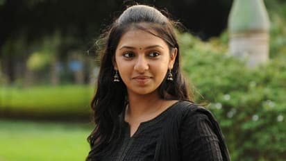 4 வருடத்திற்கு பின் லட்சுமி மேனனுக்கு அடித்த ஜாக்பாட்! சுட சுட வெளியான சூப்பர் தகவல்!