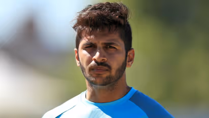 ಸೈನಿ ಬದಲು ದುಬಾರಿ ಶಾರ್ದೂಲ್‌ಗೆ ಸ್ಥಾನ; ಕೊಹ್ಲಿ ವಿರುದ್ಧ ಫ್ಯಾನ್ಸ್ ಗರಂ!