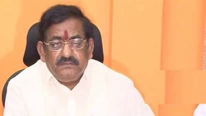 బెజవాడ మేయర్ కోనేరు శ్రీధర్ ఇంటిపై ఐటీ దాడులు..?