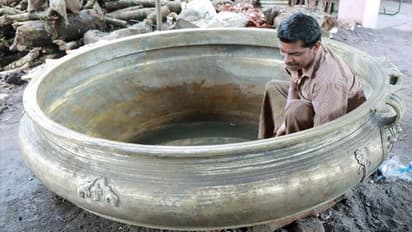 മാന്നാറിന്റെ വെങ്കല പാരമ്പര്യമുയര്ത്തി 1300 കിലോ തൂക്കമുള്ള വാര്പ്പ്