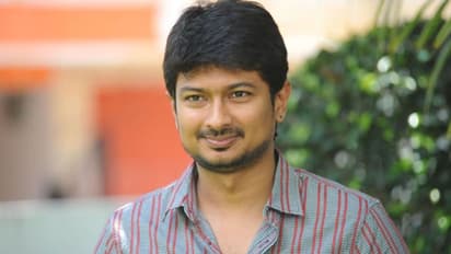 முதல்ல அந்த போட்டோவ எடுங்க..! சேகர் பாபுவை மிரள வைத்த உதயநிதி..!