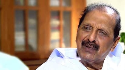 ചുംബനസമരം നടത്തണമെന്ന് പറയുന്നത് പോലെ ശബരിമലയിൽ കയറണമെന്ന് പറയരുത്: ആർ. ബാലകൃഷ്ണ പിള്ള