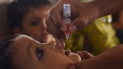 കണ്ടെയ്ൻമെന്റ് മേഖലയിൽ പോളിയോ മരുന്ന് നൽകില്ല; വിതരണത്തിന് മാർഗനിർദേശങ്ങൾ