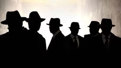 తోటి అభ్యర్థులపై నిఘా.. కరీంనగర్లో గూఢచారుల సంచారం