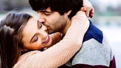 ಸ್ಟ್ರೆಸ್ ದೂರವಾಗಿಸಲು ಬೆಸ್ಟ್ ಮದ್ದು ಕಿಸ್...!