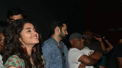 విజయవాడ థియేటర్లలో సందడి చేసిన హలో గురు ప్రేమకోసమే టీం (ఫోటోలు)