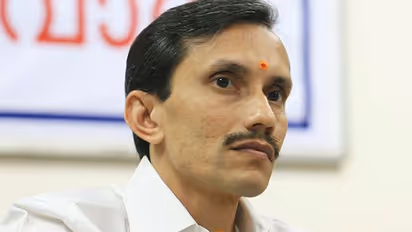 'ലാവ്‍ലിന്‍ കേസിലെ ദിലീപ് രാഹുലനും സ്വര്‍ണ്ണക്കടത്തില്‍ പങ്കെന്ന് സംശയം'; ആരോപണവുമായി എം ടി രമേശ്