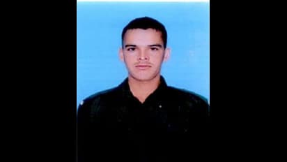 कायर पत्थरबाजों के हमले में जवान की मौत