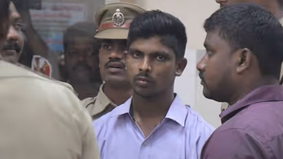 జగన్ పై దాడి: 24 పేజీల లేఖపై ఆరా, లాక్కున్నారని శ్రీనివాస రావు