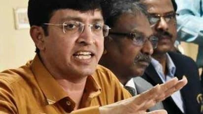 மீட்புப் பணியில் அதிரடி சரவெடி... புது ஃபார்முலாவை கையிலெடுத்த அதிகாரி... பாறைகளை உடைத்தேனும் குழந்தையை தூக்காமால் விடமாட்டேன்... வைராக்கியம் காட்டும் வருவாய் ஆணையர்..!!