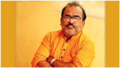 நாஞ்சில் சம்பத்துக்கு புது மாடல் இன்னோவா கார் ஆசை வந்துடுச்சு டோய்!: எடப்பாடியாரின் அரசியலும், மூவ்களும் அடடா! அடேங்கப்பா ரகமாம்.