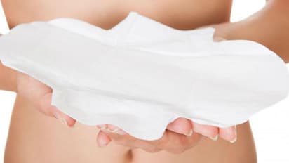 ಪ್ಯಾಡ್ ಧರಿಸಿದ ವಿದ್ಯಾರ್ಥಿನಿ ಪತ್ತೆಗೆ  ಬಟ್ಟೆ ಬಿಚ್ಚಿಸಿದ ಶಿಕ್ಷಕ