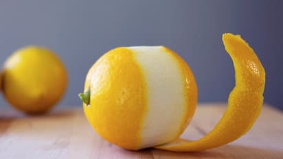 ചെറുനാരങ്ങയുടെ തൊലി കളയാതെ ഇങ്ങനെയെല്ലാം ഉപയോഗിച്ചുനോക്കൂ...