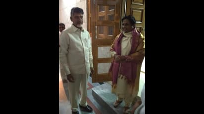 ఢిల్లీలో జాతీయ నేతలను కలిసిన చంద్రబాబు (ఫోటోలు)