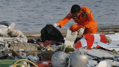 ഇന്തോനേഷ്യൻ വിമാനാപകടം: സാങ്കേതിക തകരാറെന്ന് സൂചന; മുഴുവന് യാത്രക്കാരും മരിച്ചെന്ന് അധികൃതര്