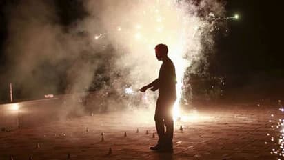 ಪಟಾಕಿ ಹೊಡೆದಿದ್ದಕ್ಕೆ ಕೇಸ್ ದಾಖಲು