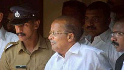 ടിപി വധക്കേസ് കുറ്റവാളി കുഞ്ഞനന്തന് നാല് വര്ഷത്തിനിടെ 434 ദിവസം പരോള്