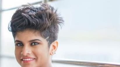 கட்டிப் பிடித்தார்… முத்தமிட்டார்.. படுக்கையில் வீழ்த்தினார்… நடிகை அனன்யா மீ டூ வில் புகார் அளித்தது யார் மீது தெரியுமா ?