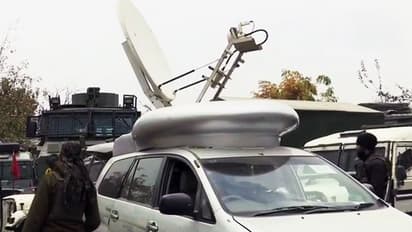 बड़गाम मुठभेड़ में दो आतंकी ढेर, पत्थरबाजों का मीडिया पर हमला