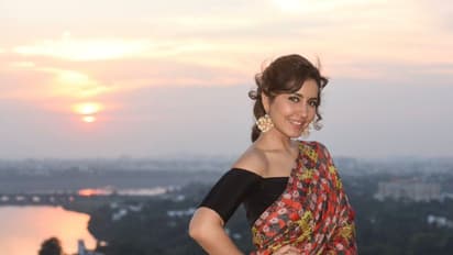 అందం రాశులుగా పోస్తే...చుక్కల చీరలో రాశీఖన్నా (ఫోటోలు)