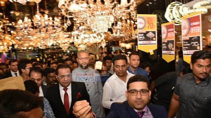 దనుబీ స్టోర్ ప్రారంభోత్సవంలో కేటీఆర్, అసదుద్దీన్ (ఫొటోలు)