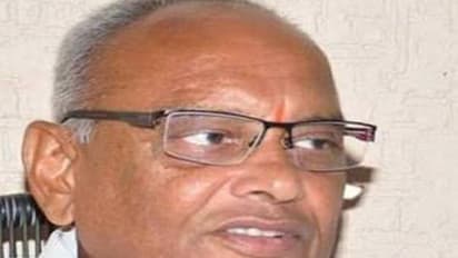 కాంగ్రెస్కు షాక్: టీఆర్ఎస్ వైపు మాజీ మంత్రి అడుగులు