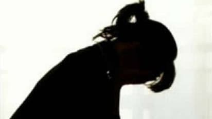 అదృశ్యమైన అక్కా చెల్లెళ్లు: ఇంటికొచ్చిన చిన్న కూతురు