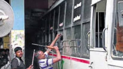 குன்னூரில் பரபரப்பு... பஸ்சில் இடம் பிடிக்க துப்பாக்கியை போட்ட போலீஸ்காரர்!!