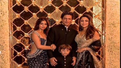 ಶಾರೂಕ್ ಮನೆಯಲ್ಲಿ ದೀಪಾವಳಿ ಸಂಭ್ರಮ ; ಬಾಲಿವುಡ್ ತಾರೆಯರ ಸಮಾಗಮ