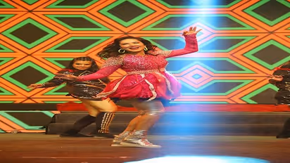 ಸನ್ನಿ ಸೆಕ್ಸಿ ಲುಕ್‌ಗೆ  ಬಿದ್ದೇ ಹೋದ್ರು ಹುಡುಗ್ರು!