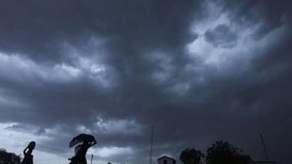 കേരളത്തില് ശക്തമായ മഴയ്ക്ക് സാധ്യത; മൂന്ന് ജില്ലകളില് ഇന്ന് 'റെഡ്' അലര്ട്ട്