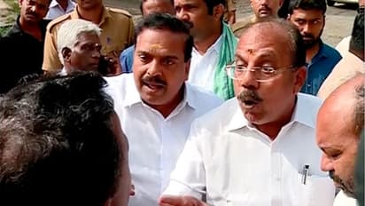 നിലയ്ക്കലിൽ പൊലീസുമായി വാക്കേറ്റം; ഒടുവില് കെഎസ്ആർടിസി ബസിൽ പമ്പയിലേക്ക് ബിജെപി നേതാക്കള്