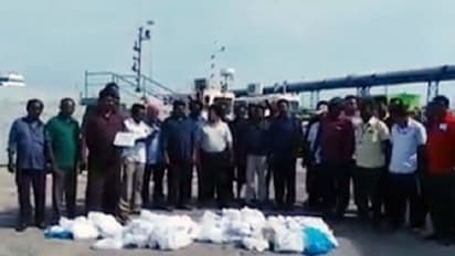 ஸ்டெர்லைட் கொடுத்த ஸ்வீட் பாக்ஸ் குப்பையில் - துறைமுக ஊழியர்கள் கடும் எதிர்ப்பு