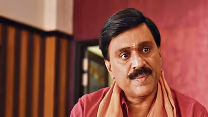 Central crime branch sleuths raid Janardhana Reddy's house