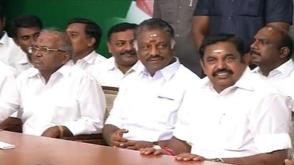 இடைத்தேர்தல் வரும்….ஆனால் வராது !! தேர்தலை தள்ளி வைக்க டெல்லிக்கு ரகசிய தூதுவிட்ட எடப்பாடி !!