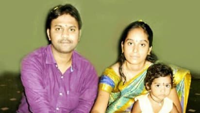 ముంచేసిన షేర్ మార్కెట్లు.. దంపతుల ఆత్మహత్య