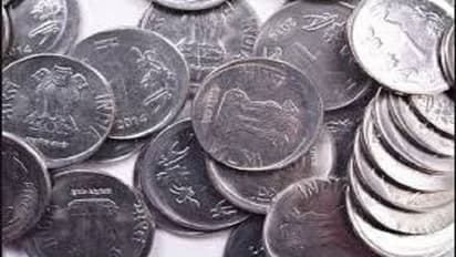 1ರೂ.ಗಳ 10 ಸಾವಿರ ನಾಣ್ಯ: 90 ನಿಮಿಷ ಎಣಿಸಿದ ಅಧಿಕಾರಿಗಳದ್ದೇ ಪುಣ್ಯ!