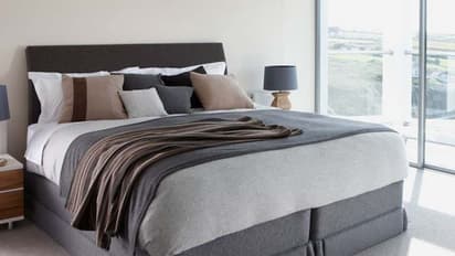 കിടക്കയില് നിന്ന് വീണ് കിടപ്പിലായ സ്ത്രീയ്ക്ക് നഷ്ടപരിഹാരം നിഷേധിച്ച് കോടതി