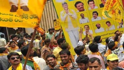 ఎల్బీ నగర్ను కాంగ్రెస్కు ఇవ్వొద్దు.. ఎన్టీఆర్ భవన్ ఎదుట టీడీపీ నేతల ధర్నా