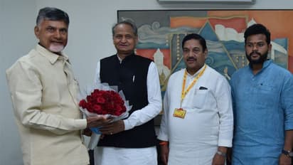 కేసీఆర్ది బీజేపీ ఎజెండా, ఎటు వైపో తేల్చుకోవాలి: బాబు నిప్పులు