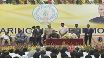 బాబు కేబినెట్లోకి ఫరూక్, శ్రవణ్లు: భావోద్వేగానికి గురైన శ్రవణ్ తల్లి