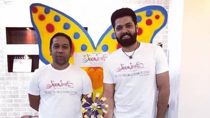 ಜೀರ್ಜಿಂಬೆ ಬೆನ್ನಿಗೆ ನಿಂತ ಪುಷ್ಕರ್