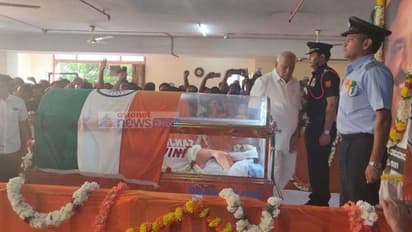 అనంతకుమార్ కు కడపటి వీడ్కోలు (ఫొటోలు)